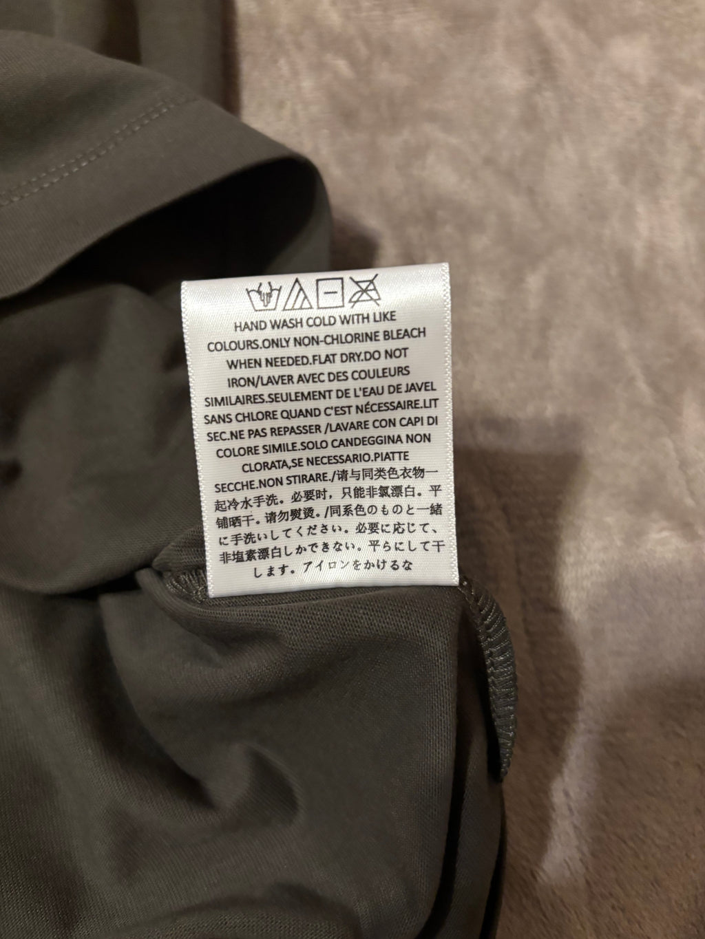 NEW Fear of God Essentials Off Black T-Shirt Size Large