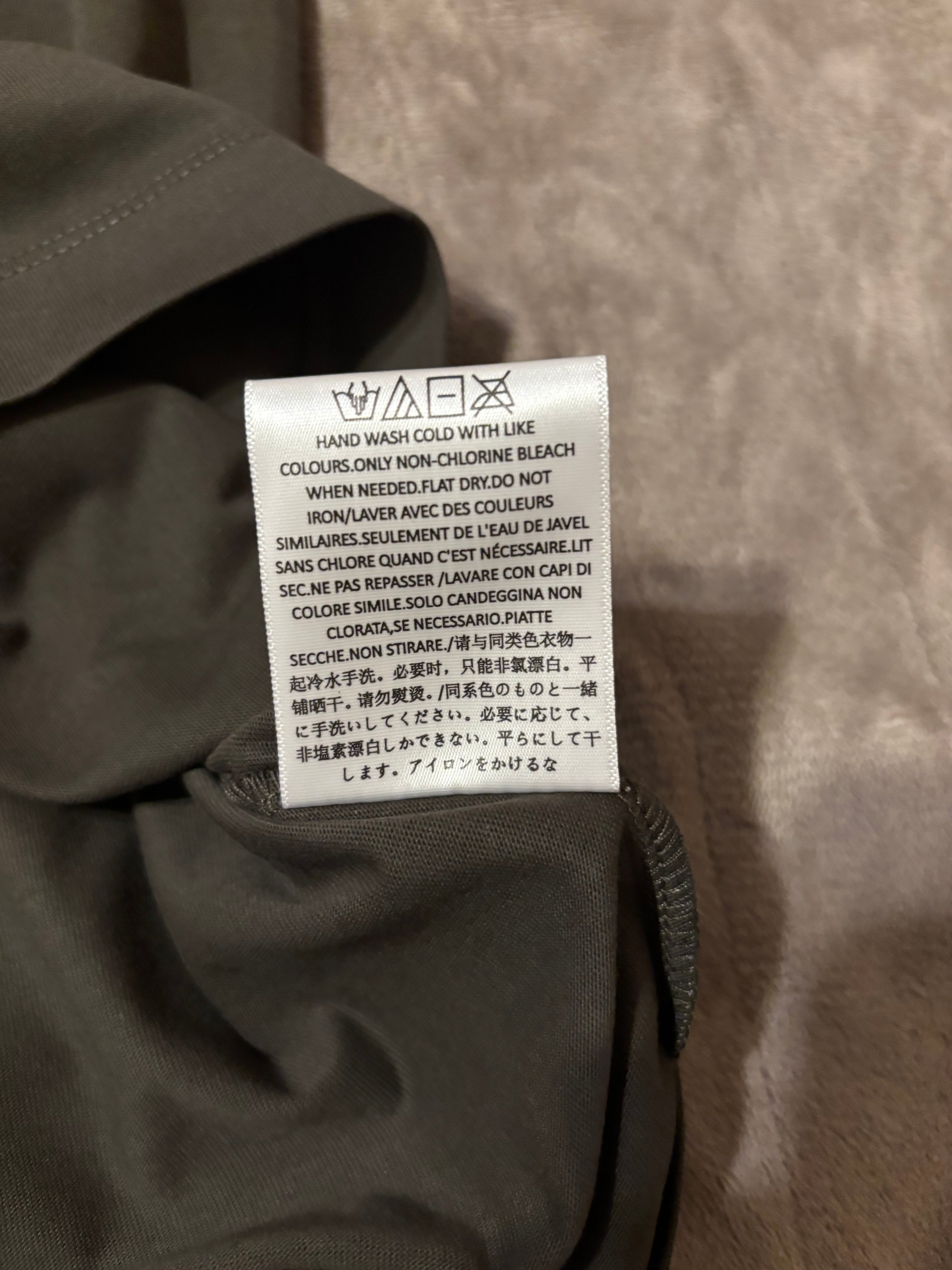 NEW Fear of God Essentials Off Black T-Shirt Size Large