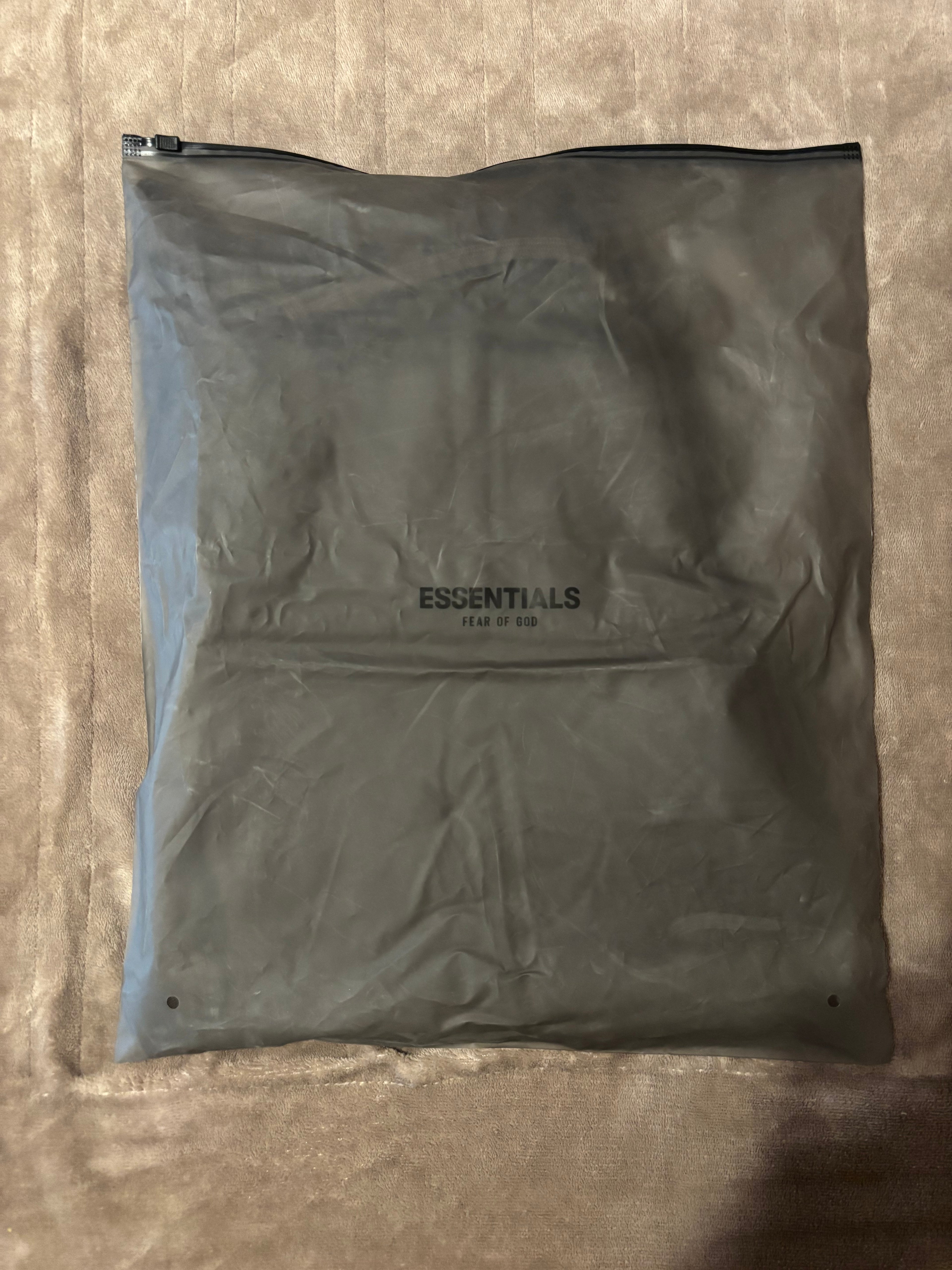 NEW Fear of God Essentials Off Black Shorts Size Small