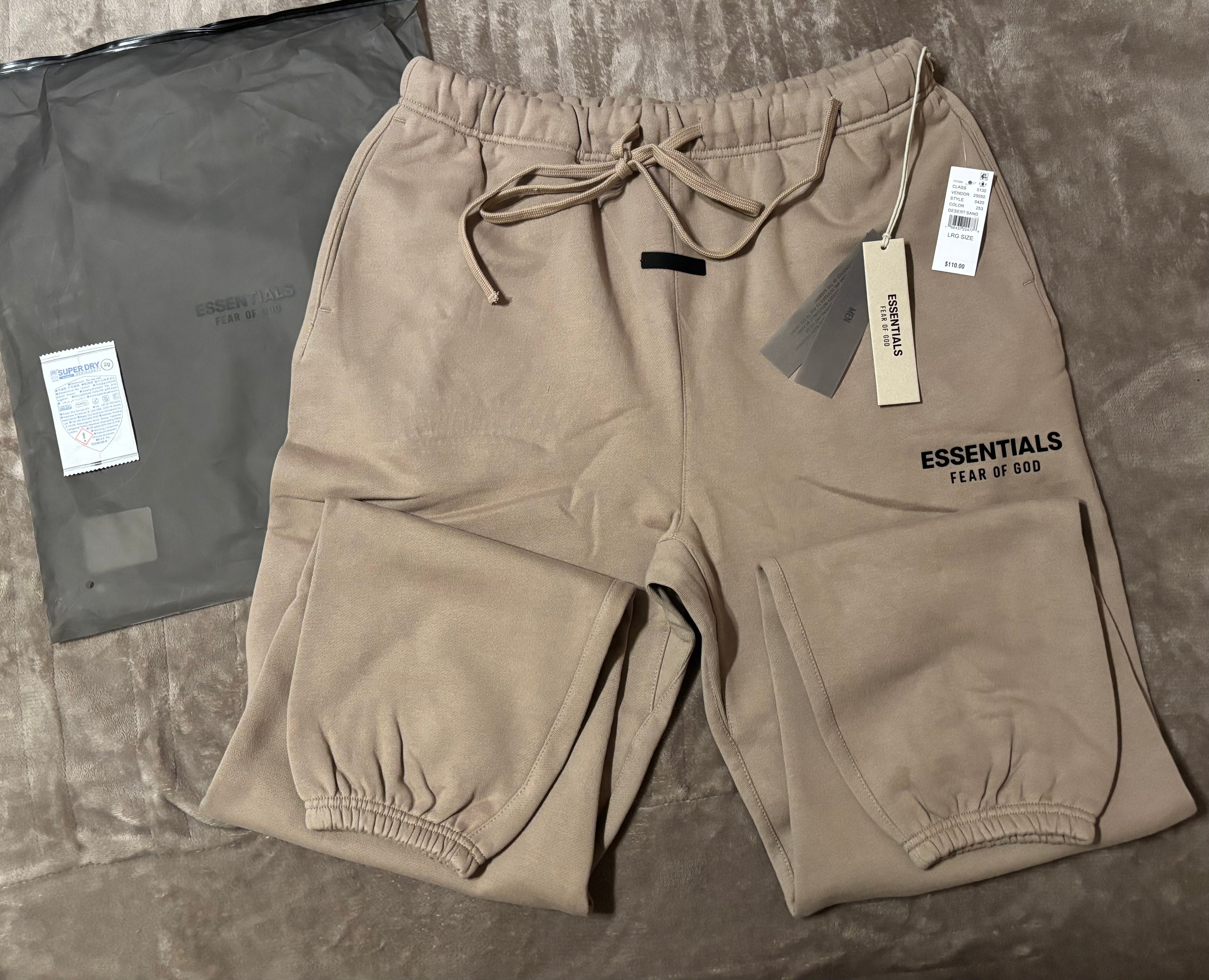 NEW Fear of God Essentials Desert Sand Cuffed Sweatpants Size Large 100% Authentic✅ | 2024 Release