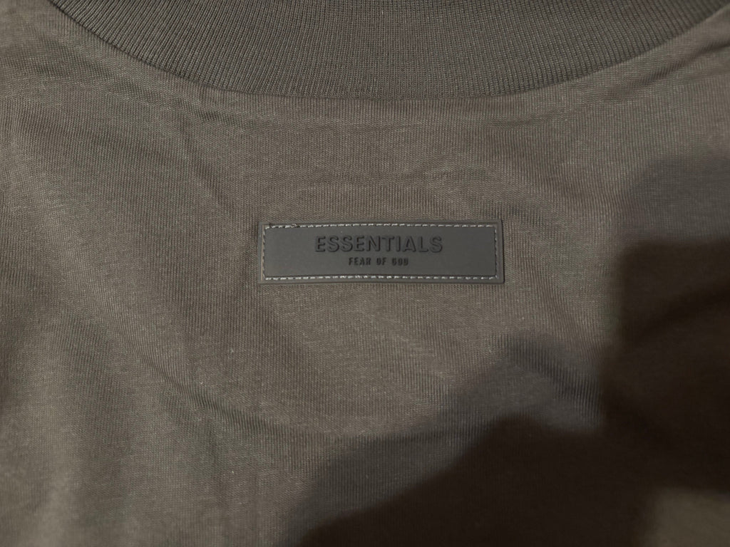NEW Fear of God Essentials Off Black T-Shirt Size Large