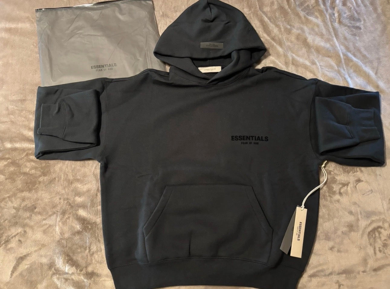 NEW Fear of God Essentials Black Hoodie Size Small 100% Authentic✅