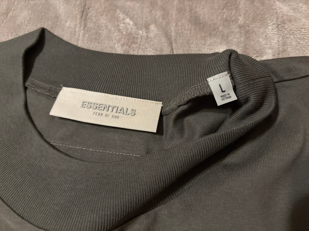 NEW Fear of God Essentials Off Black T-Shirt Size Large