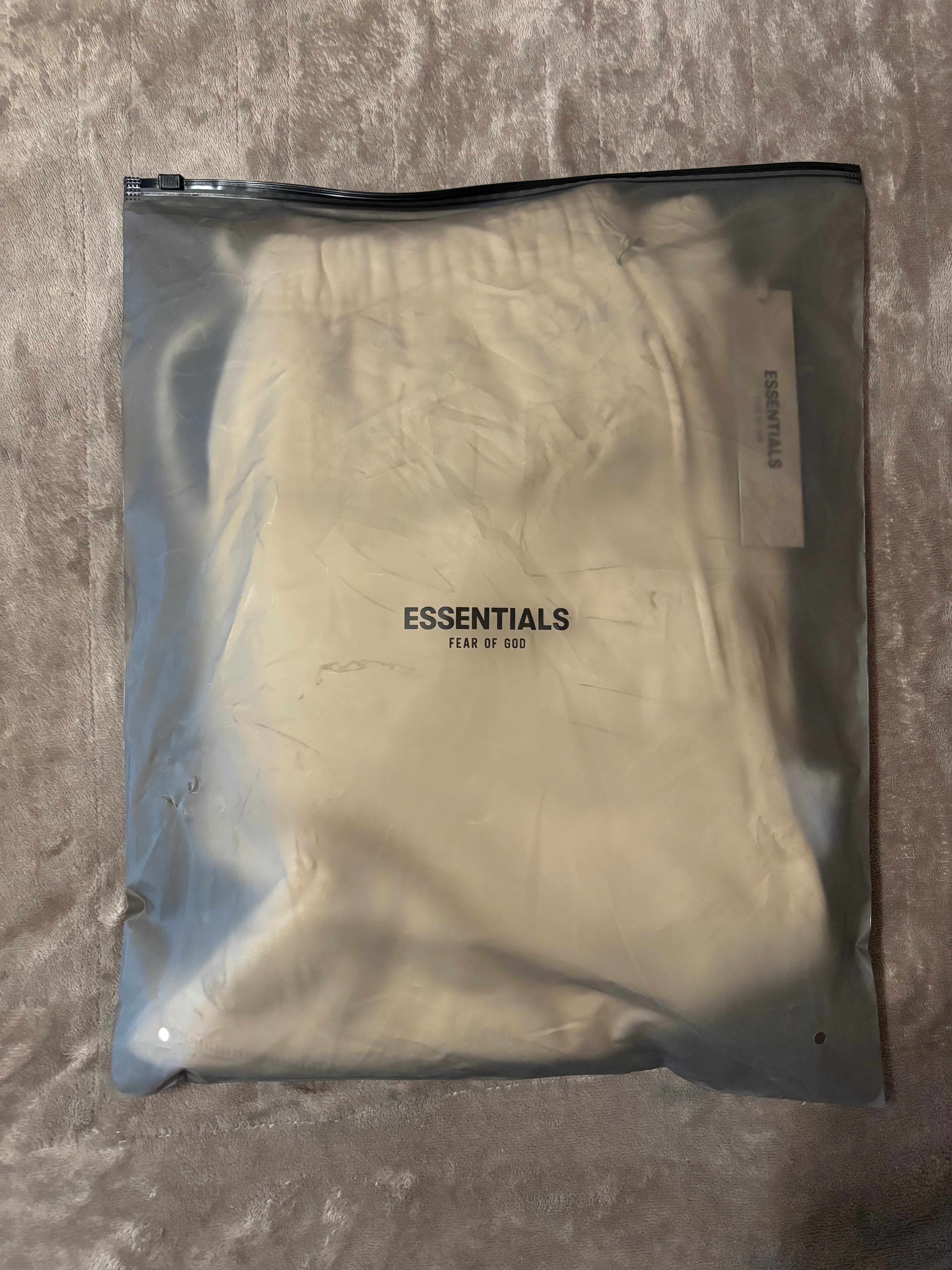 NEW Fear of God Essentials Eggshell Shorts Size Medium