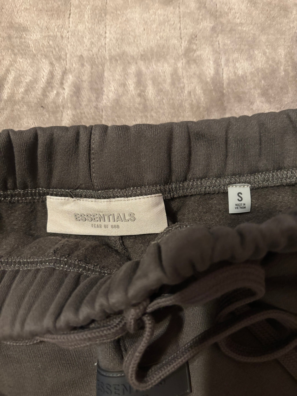 NEW Fear of God Essentials Off Black Shorts Size Small