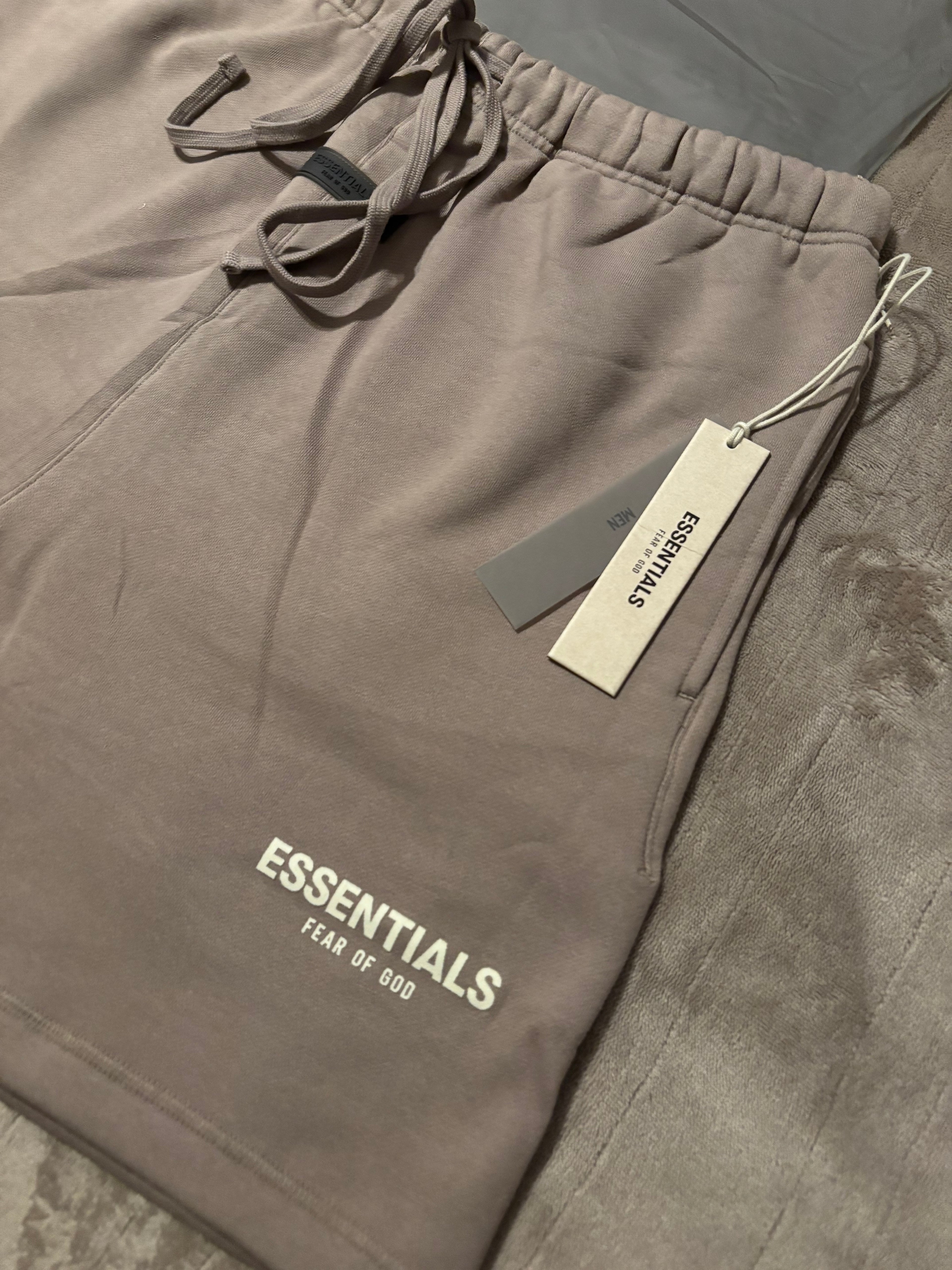 NEW Fear of God Essentials Desert Taupe Shorts Size Large 100% Authentic✅