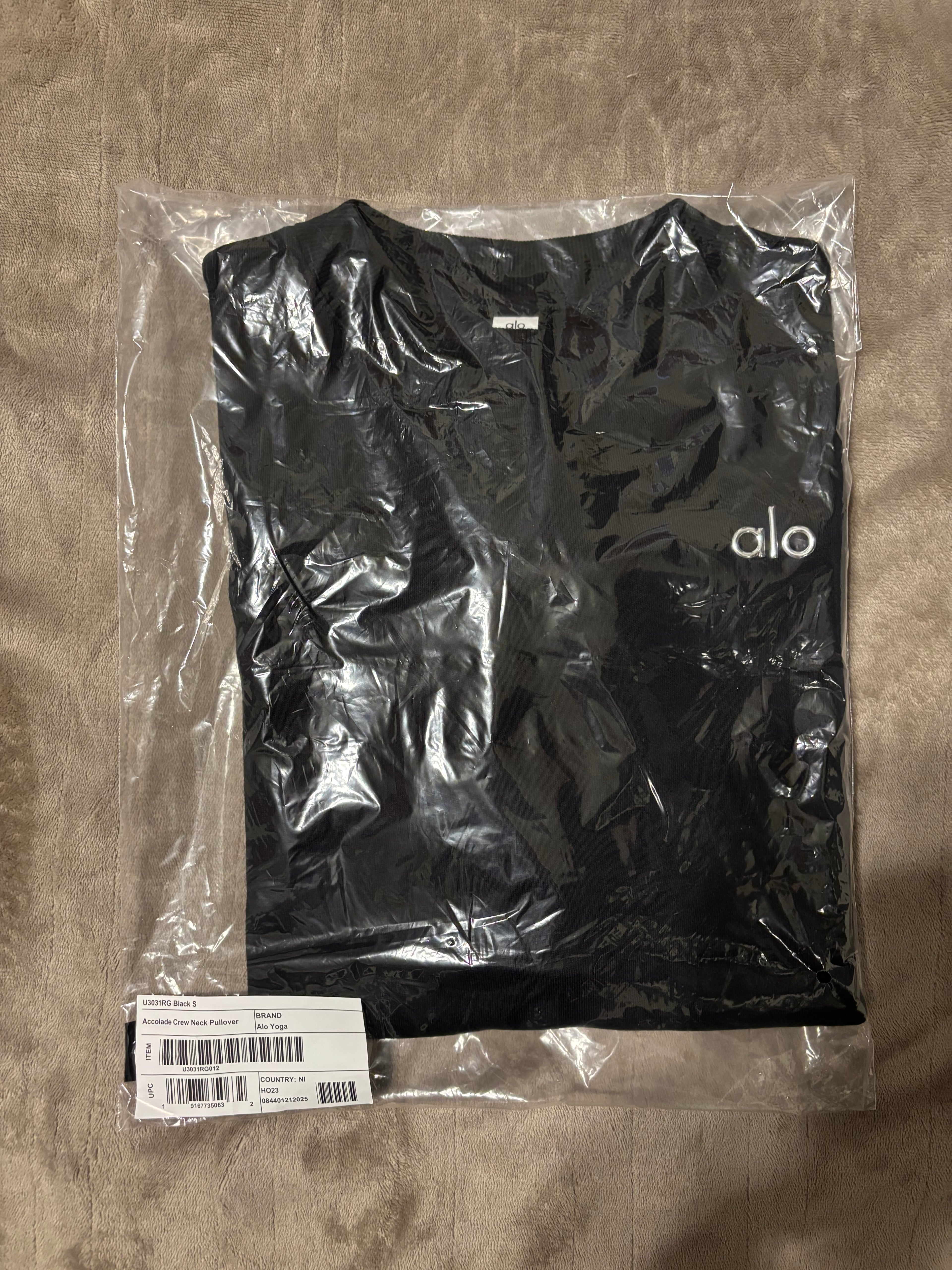 NEW Alo Yoga Black Unisex Crewneck Size S-L
