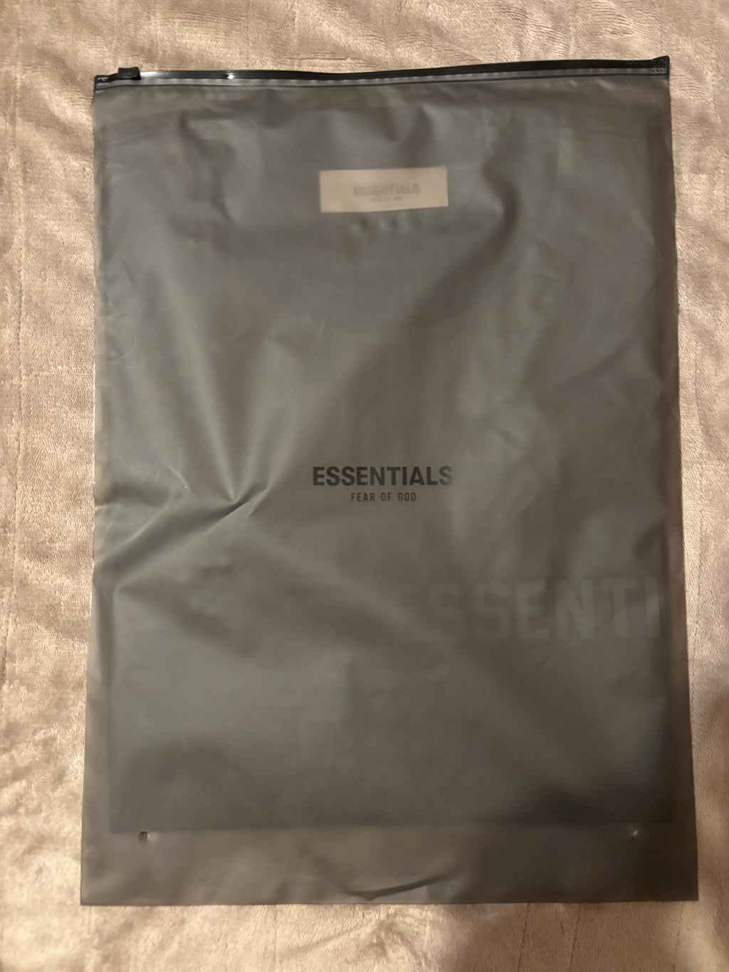 NEW Fear of God Essentials Off Black T-Shirt Size Large