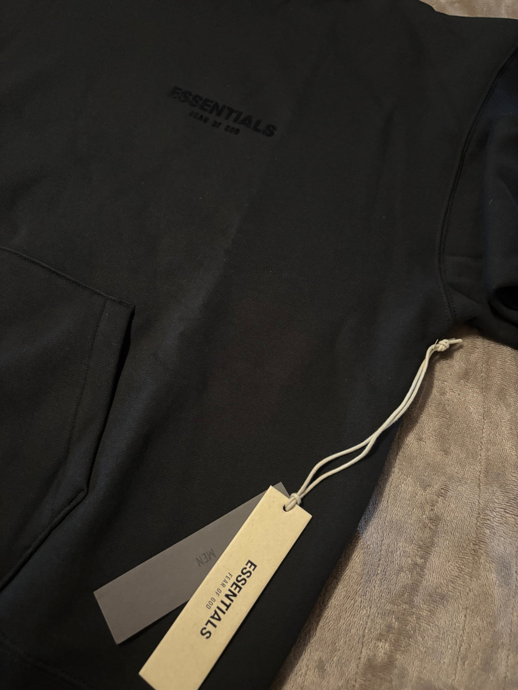 NEW Fear of God Essentials Black Hoodie Size Large 100% Authentic✅