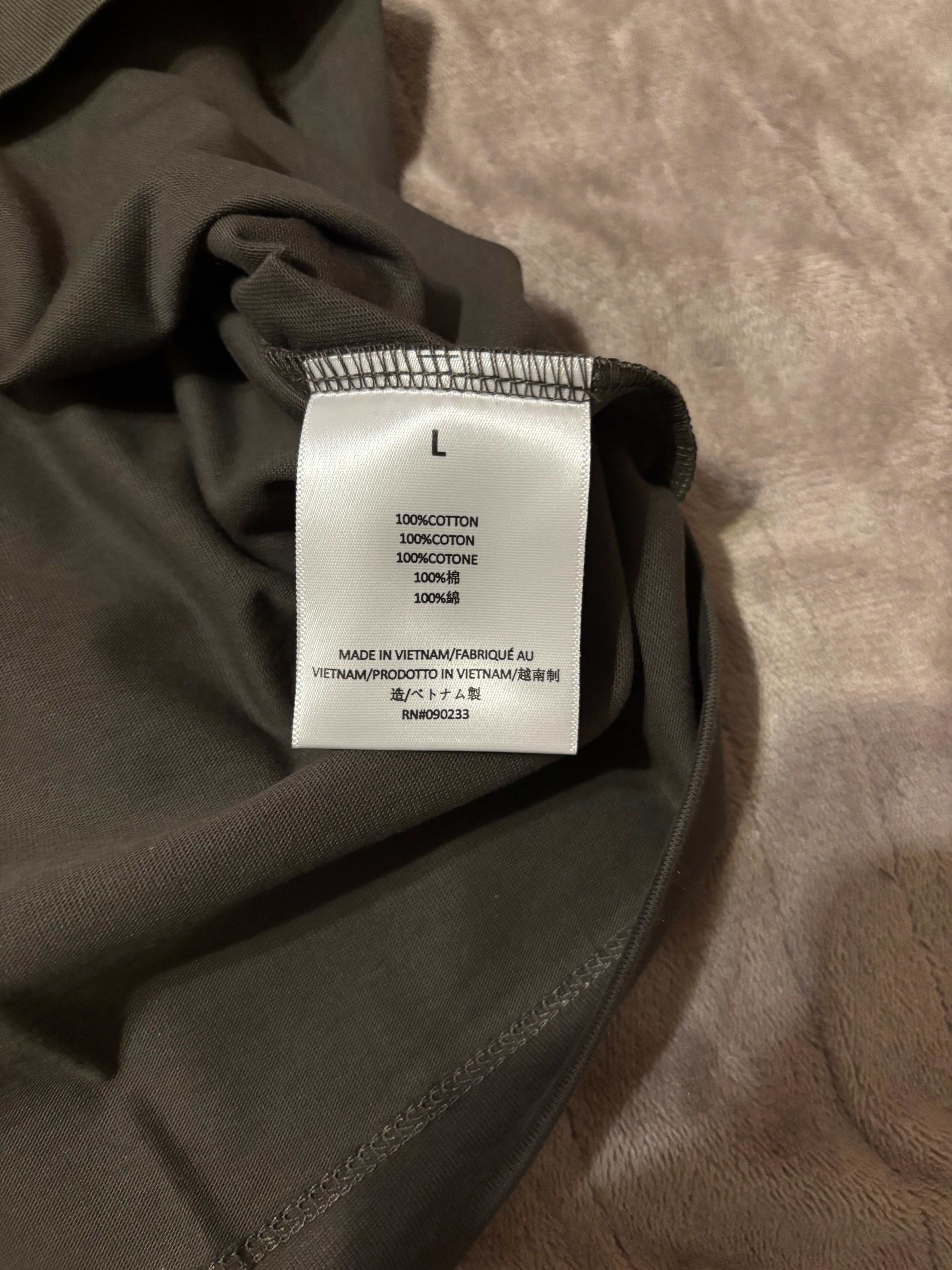 NEW Fear of God Essentials Off Black T-Shirt Size Large