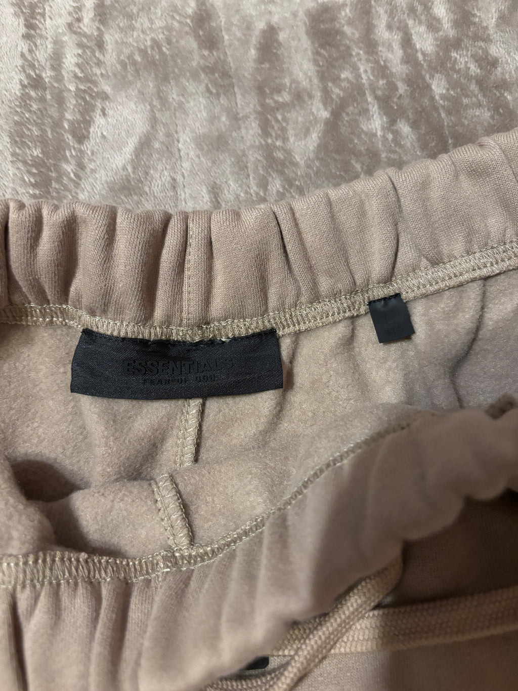 NEW Fear of God Essentials Desert Sand Cuffed Sweatpants Size Large