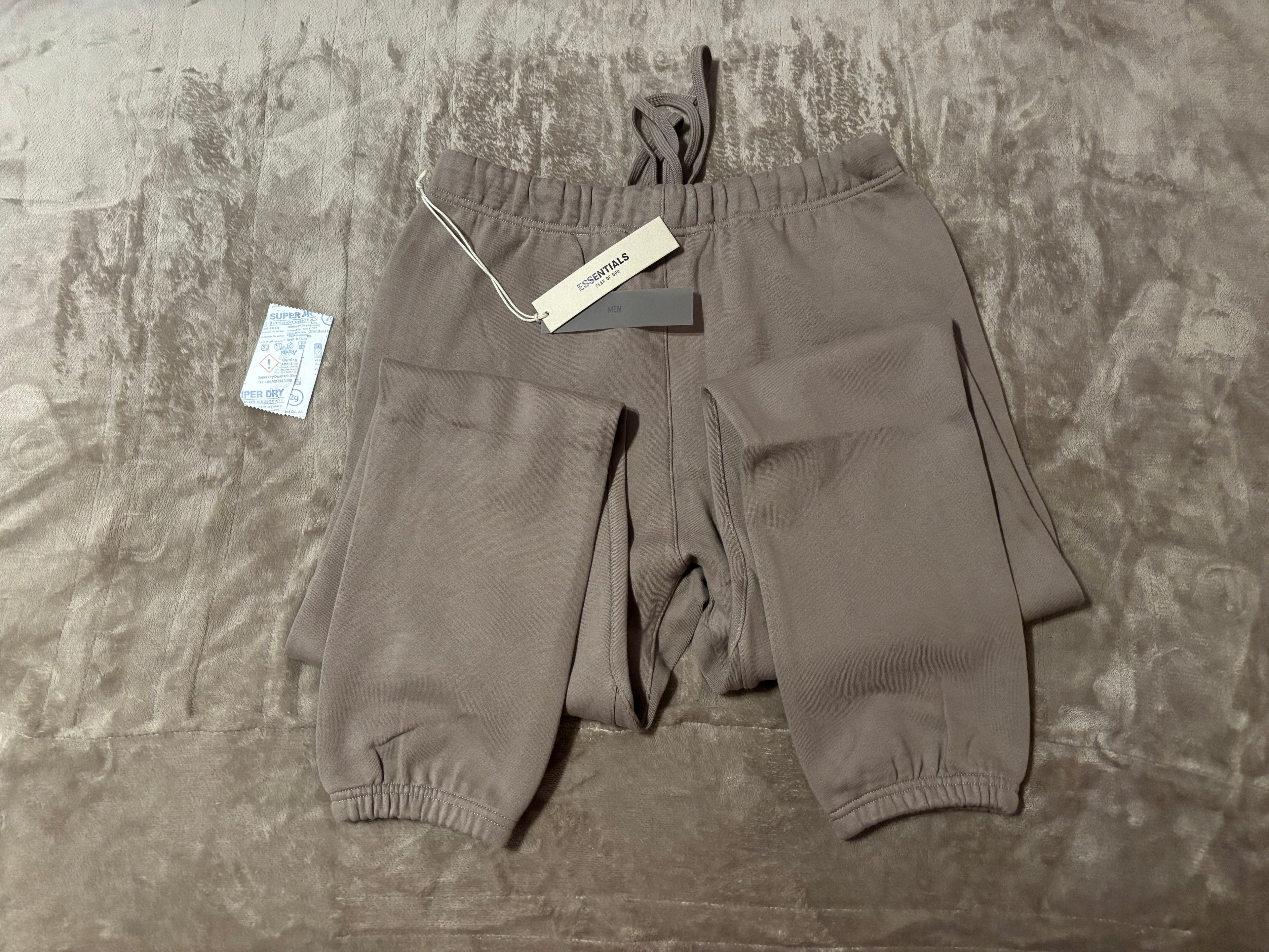 NEW Fear of God Essentials Desert Taupe Cuffed Sweatpants Size S-L 100% Authentic✅